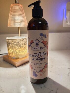 Brand new The Naked Bee Spiced Chai & Honey Hand & Body Lotion 🍯☕